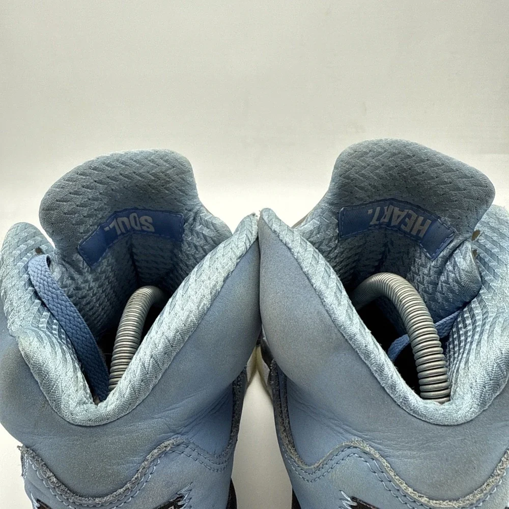 Size 8 - Jordan 5 Retro SE Mid UNC